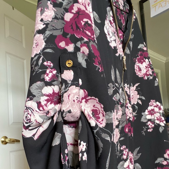 Floral blouse - Picture 1 of 4